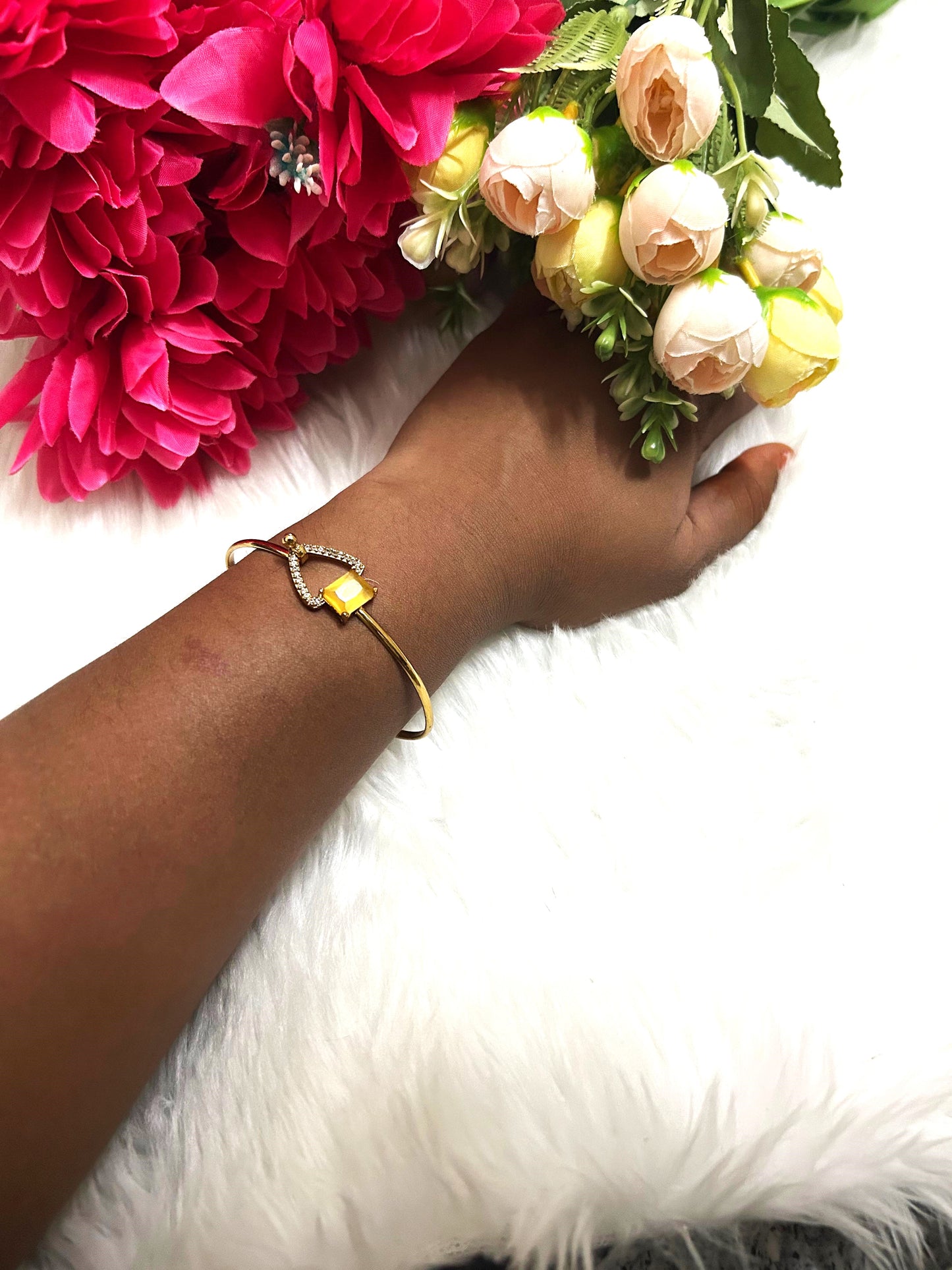 Beautiful Heart Bracelet Yellow Colour