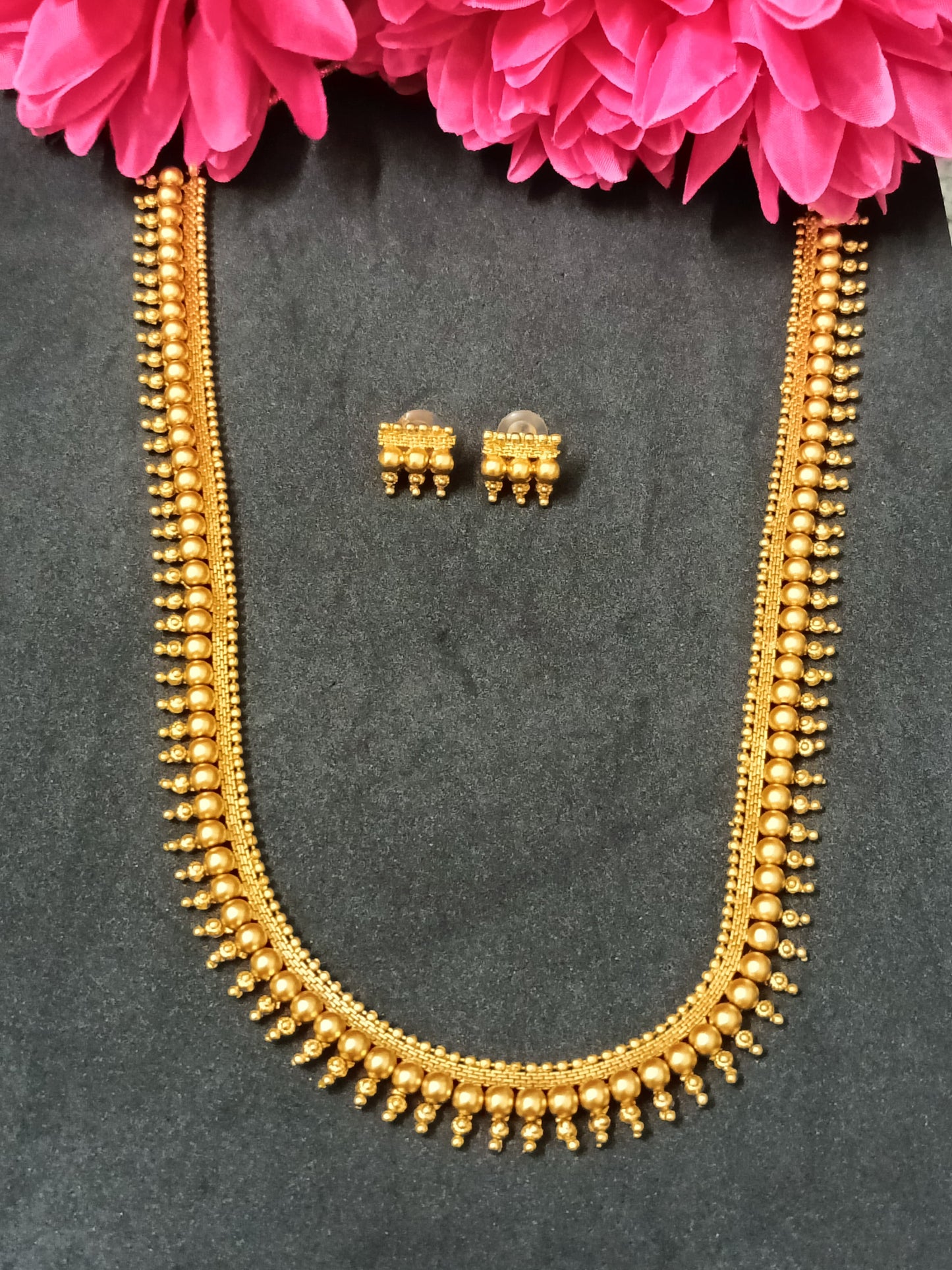 Simple and Elegant Necklace and Haram with Earrings
