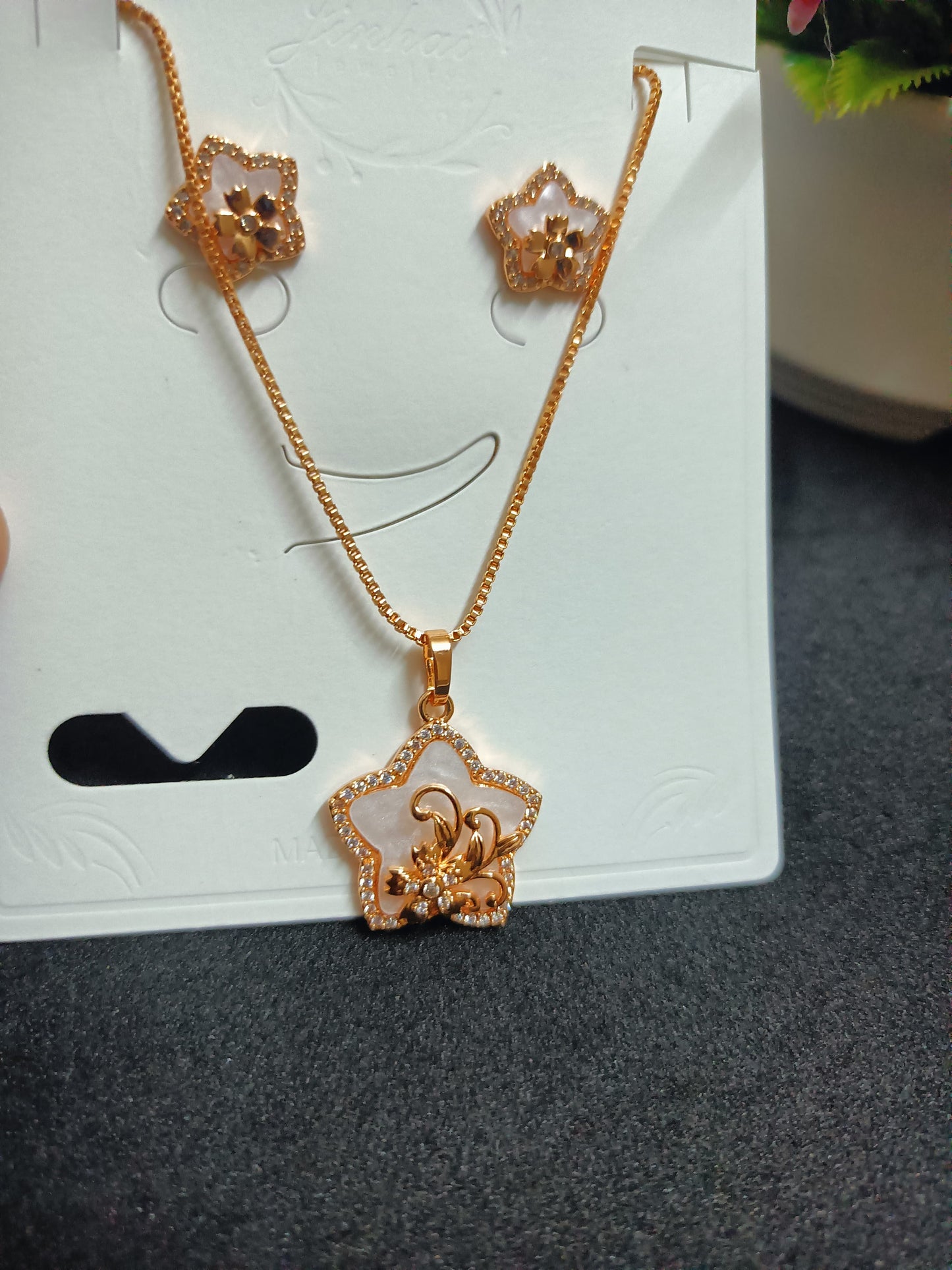 Trendy Cute Pendant Rose Gold Chain with Cute Earrings