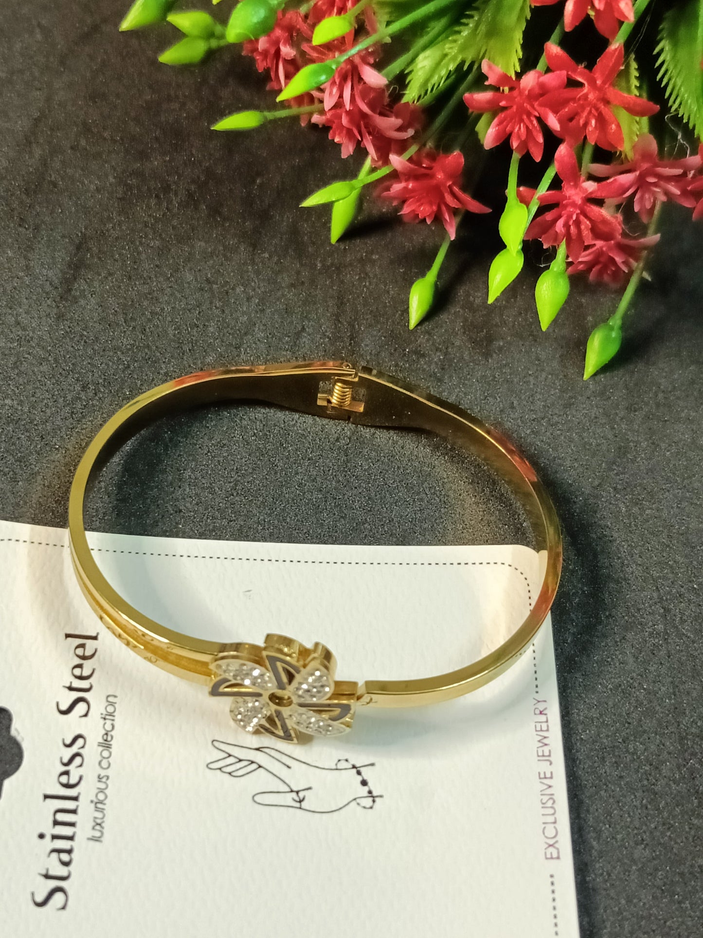 Unique Stone Gold Bracelet