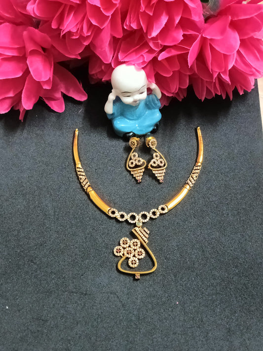 Pretty Unique diamond Necklace with Cute Earrings