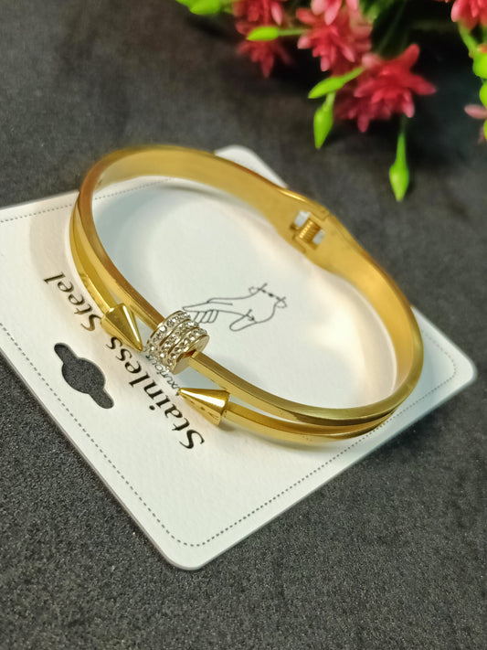 Trendy Gold Bracelet